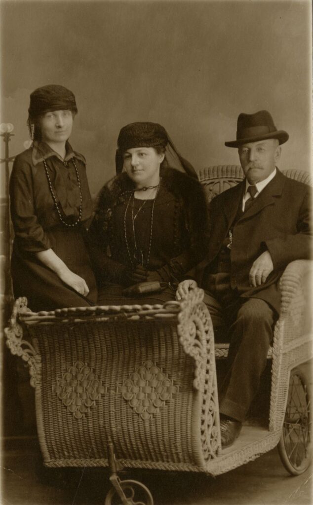 Dans le rétroviseur : Le mois des morts : les traditions perdues du deuil