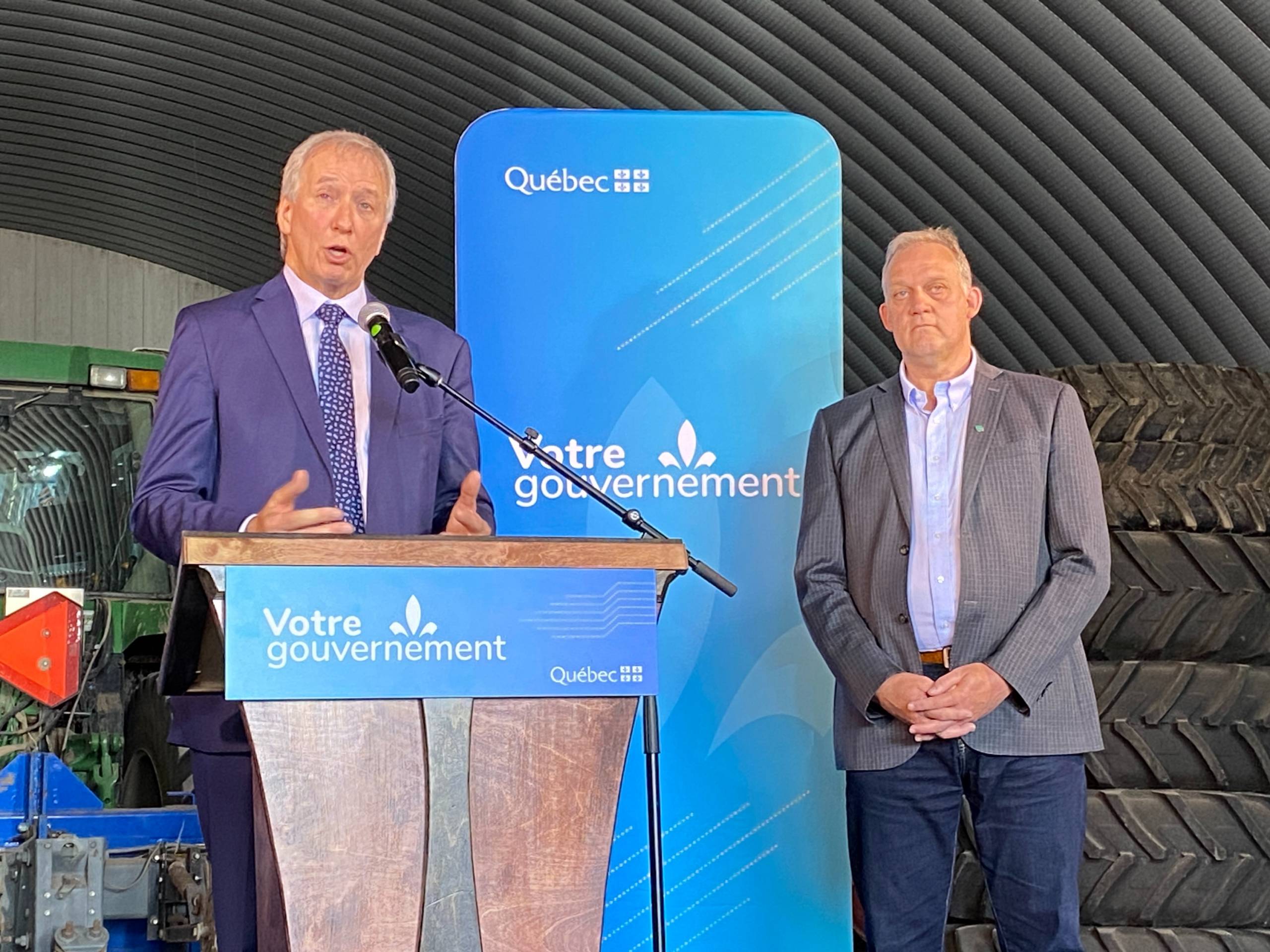 Le gouvernement nourrit le milieu agricole