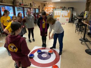 Une conductrice engouffre son véhicule dans un commerce de l’avenue Victoria