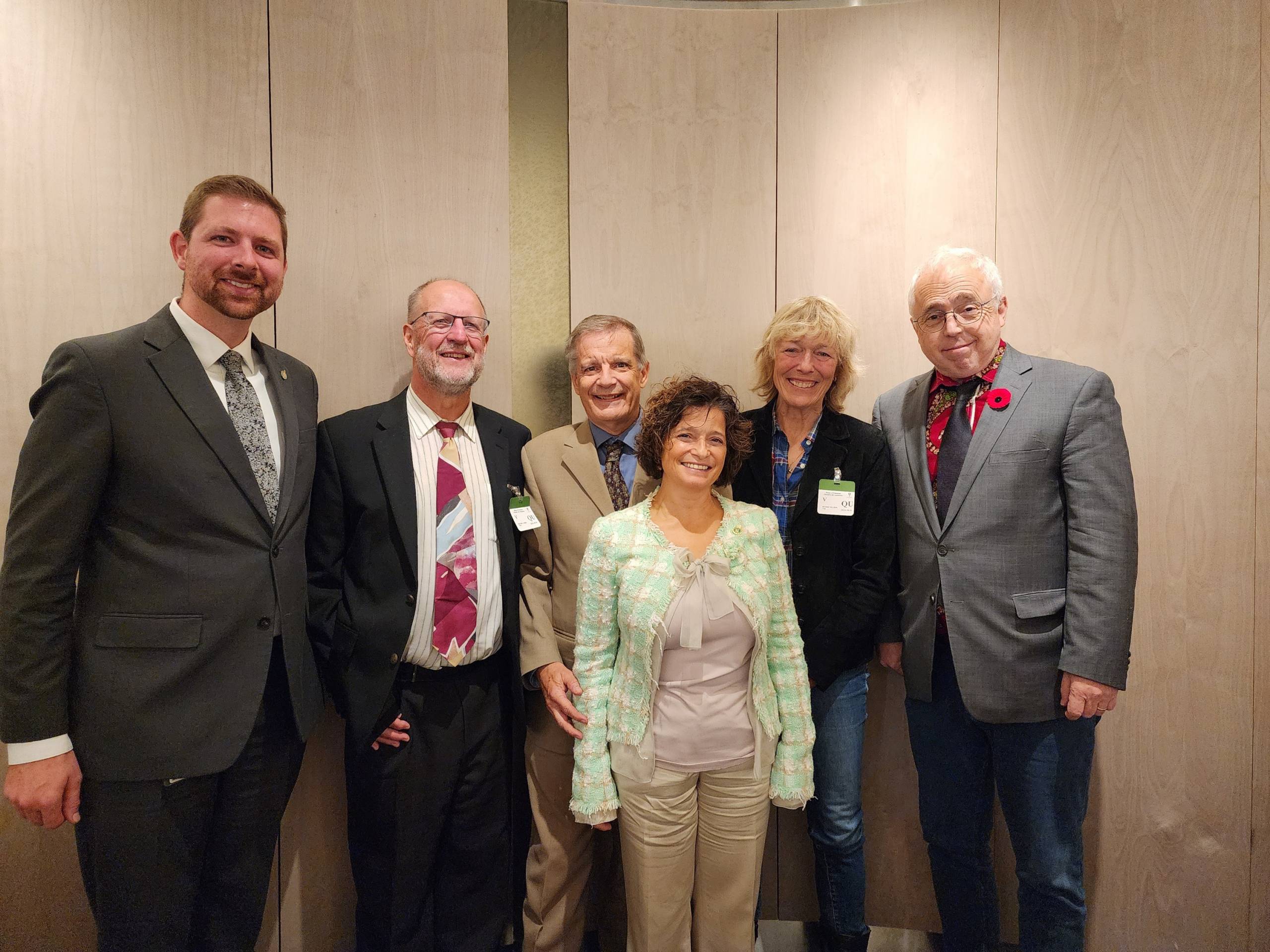Tournoi provincial de hockey-balle : une équipe de Sainte-Catherine crée la surprise