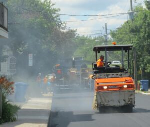 Brossard : travaux de pavage sur le boul. Leduc et autres rues