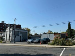 Quatre ou cinq étages ? : Un projet immobilier contesté à Saint-Lambert