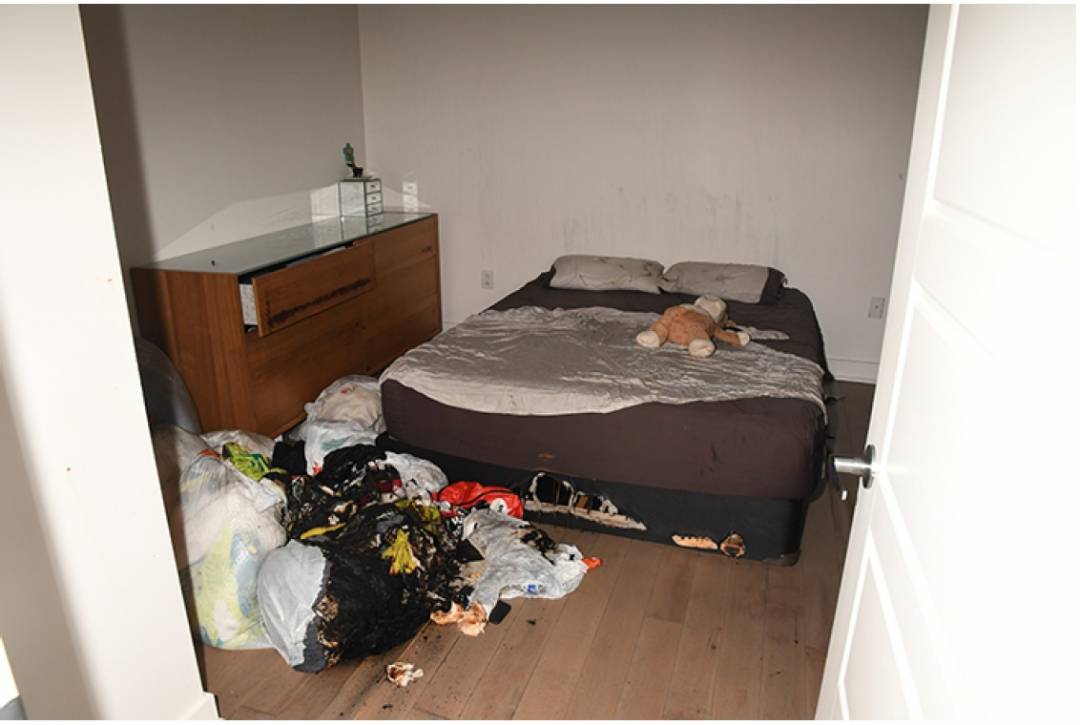 Triple meurtre à Brossard : du sang partout dans l’appartement, selon la preuve