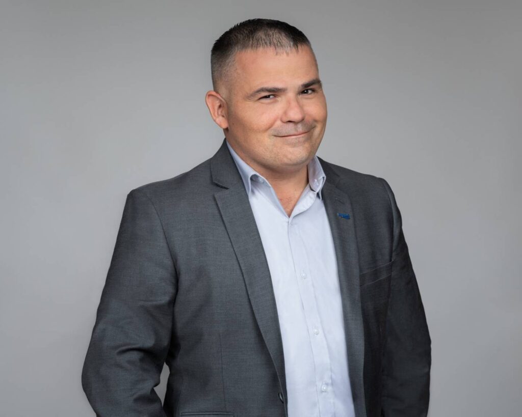 Longueuil : suspendu, le conseiller Ferraro quitte l’équipe de la mairesse Fournier