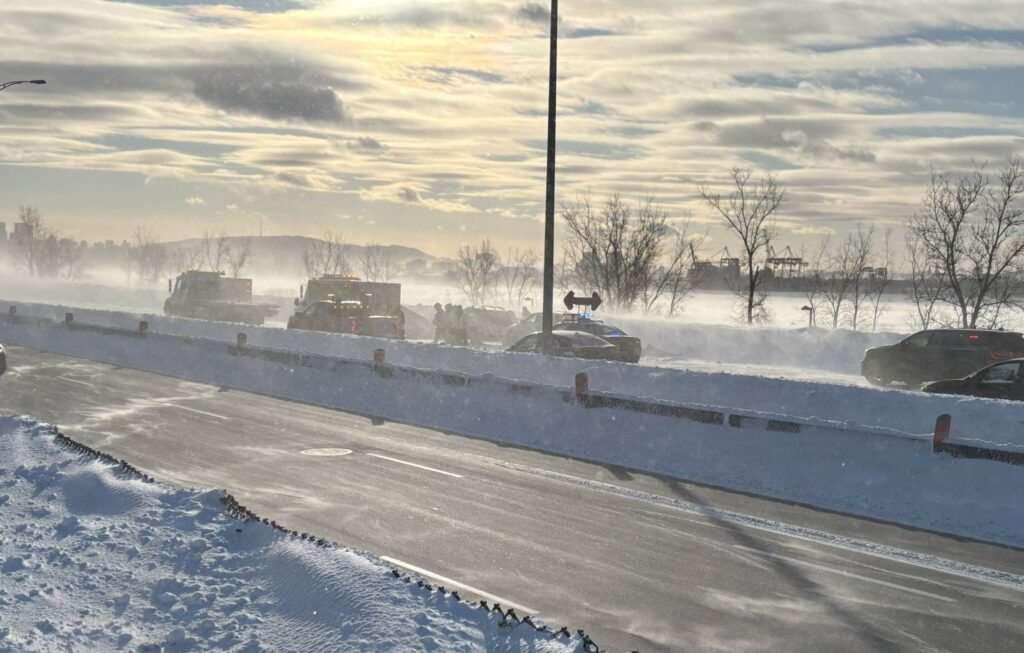 Tempête hivernale : la 15 sud toujours fermée à cause des conditions