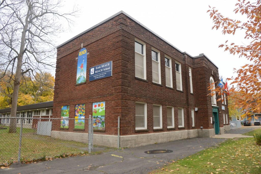 Sept ans après son annonce, le gymnase d’une école spécialisée dans les limbes