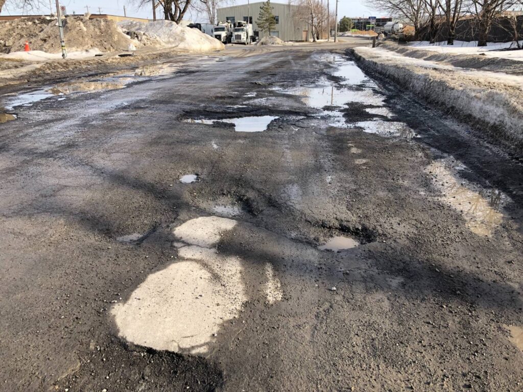 Longueuil : c’est le retour de la saison des nids-de-poule !