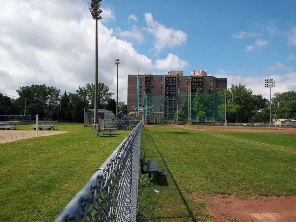 Razzia de fils électriques à Longueuil : plus de 300 lampadaires volés depuis 2024