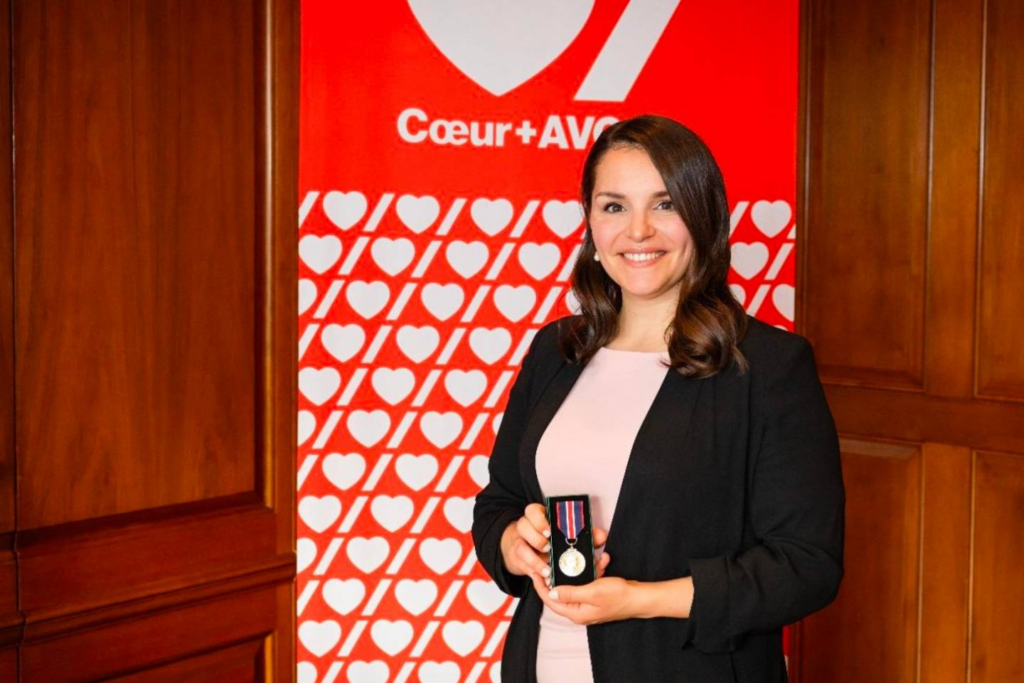Une médecin de Longueuil reçoit la médaille du roi