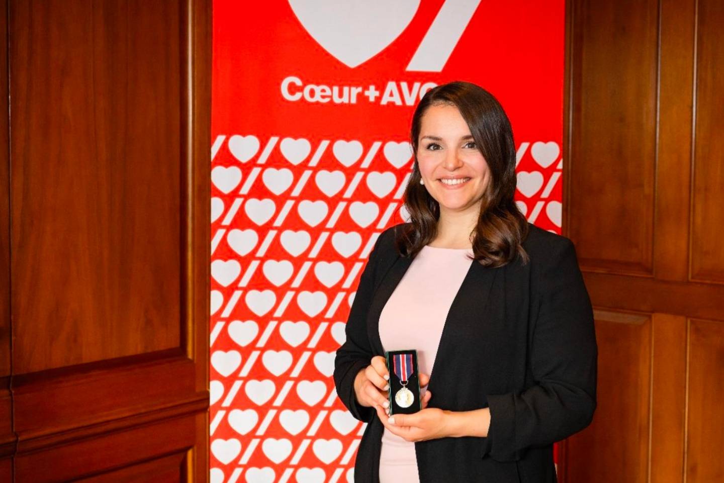 Une médecin de Longueuil reçoit la médaille du roi