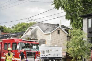 Incendie à Longueuil : quatre pompiers hospitalisés