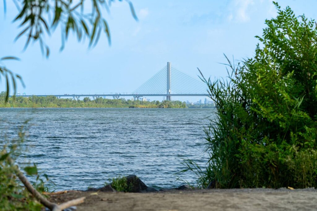 Accès au fleuve : Brossard presse Ottawa de lui céder le parc Léon-Gravel