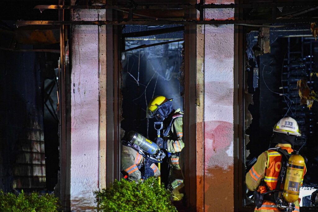 Les pompiers maîtrisé l'incendie en quelques heures.