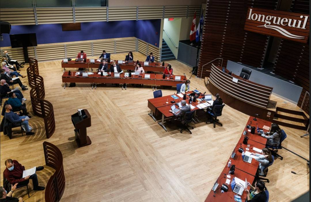 Longueuil : réduction importante du salaire de ses élus