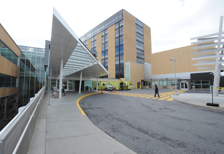 Hôpital Charles-Le Moyne: les équipes à l’urgence « fortement sollicitées »