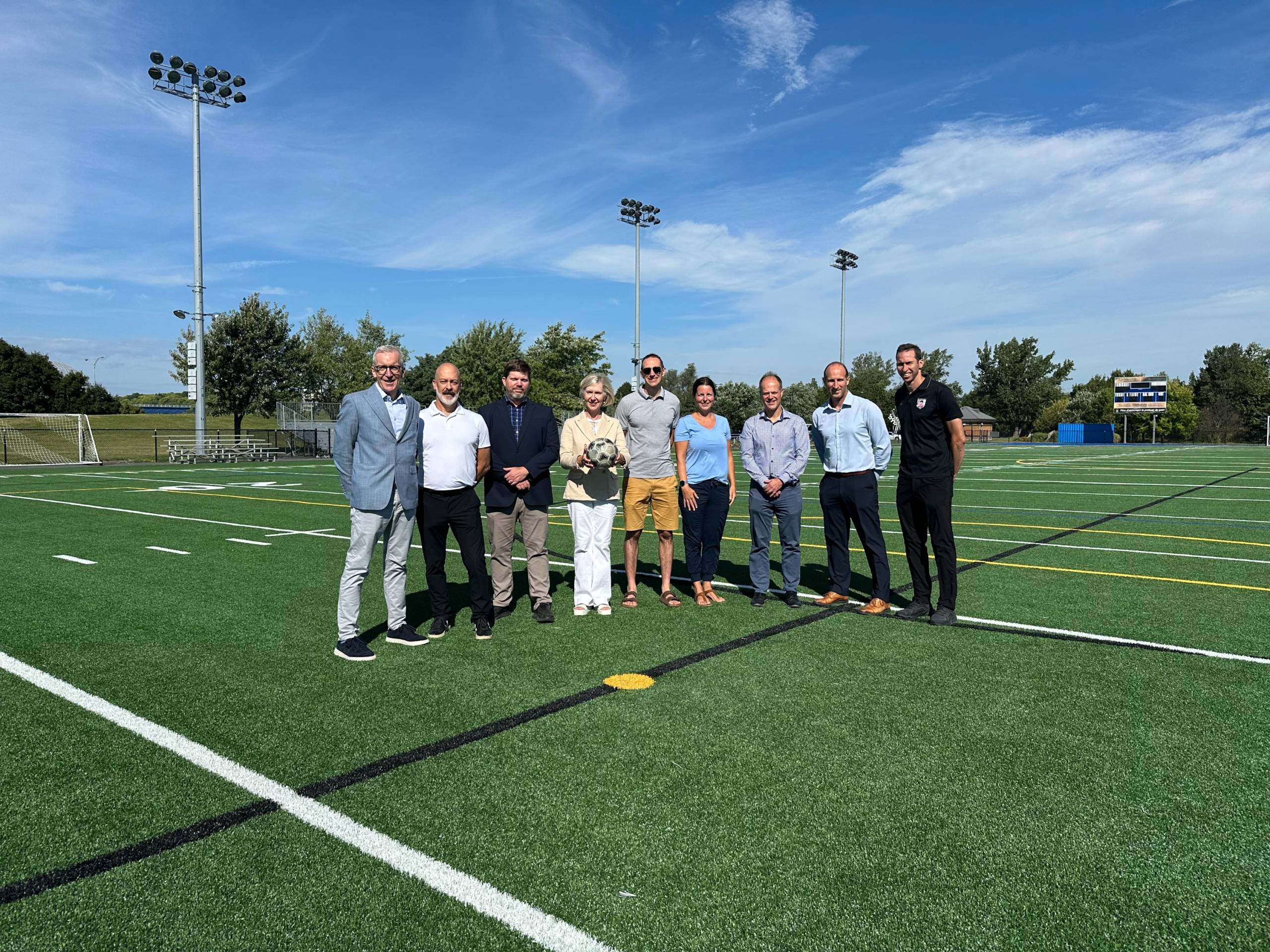 Saint-Lambert : un terrain synthétique tout neuf