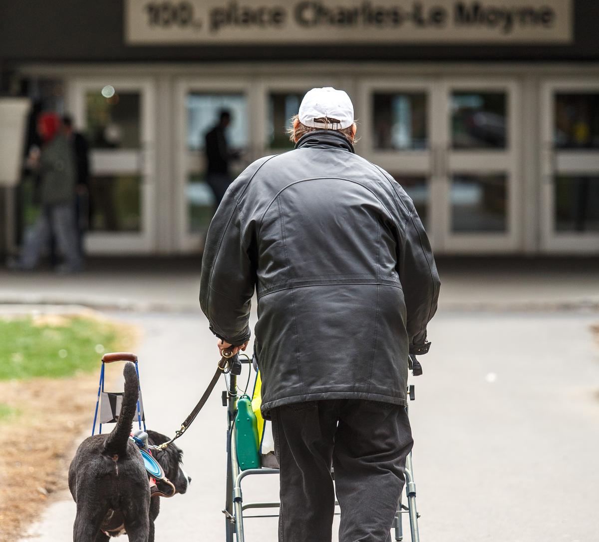 Des personnes handicapées réclament un centre-ville plus accessible