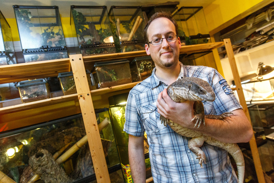 Un passionné de reptiles en quête de rareté
