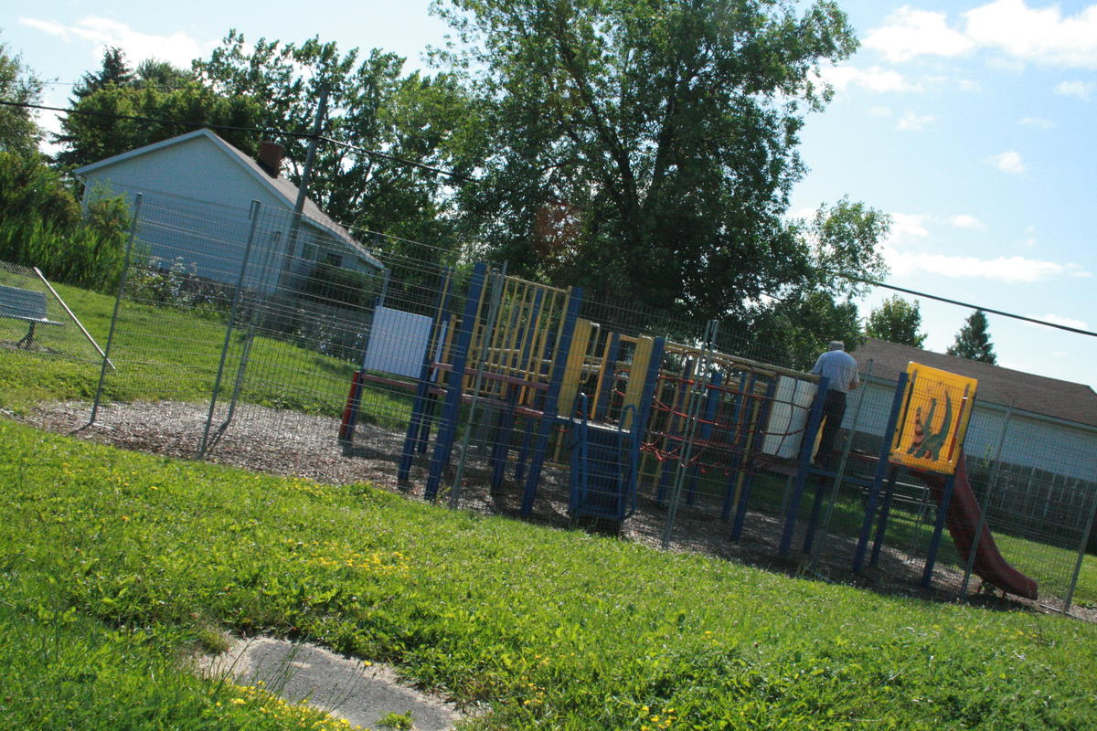 Domaine Marquis: une aire de jeux accessible et sécuritaire