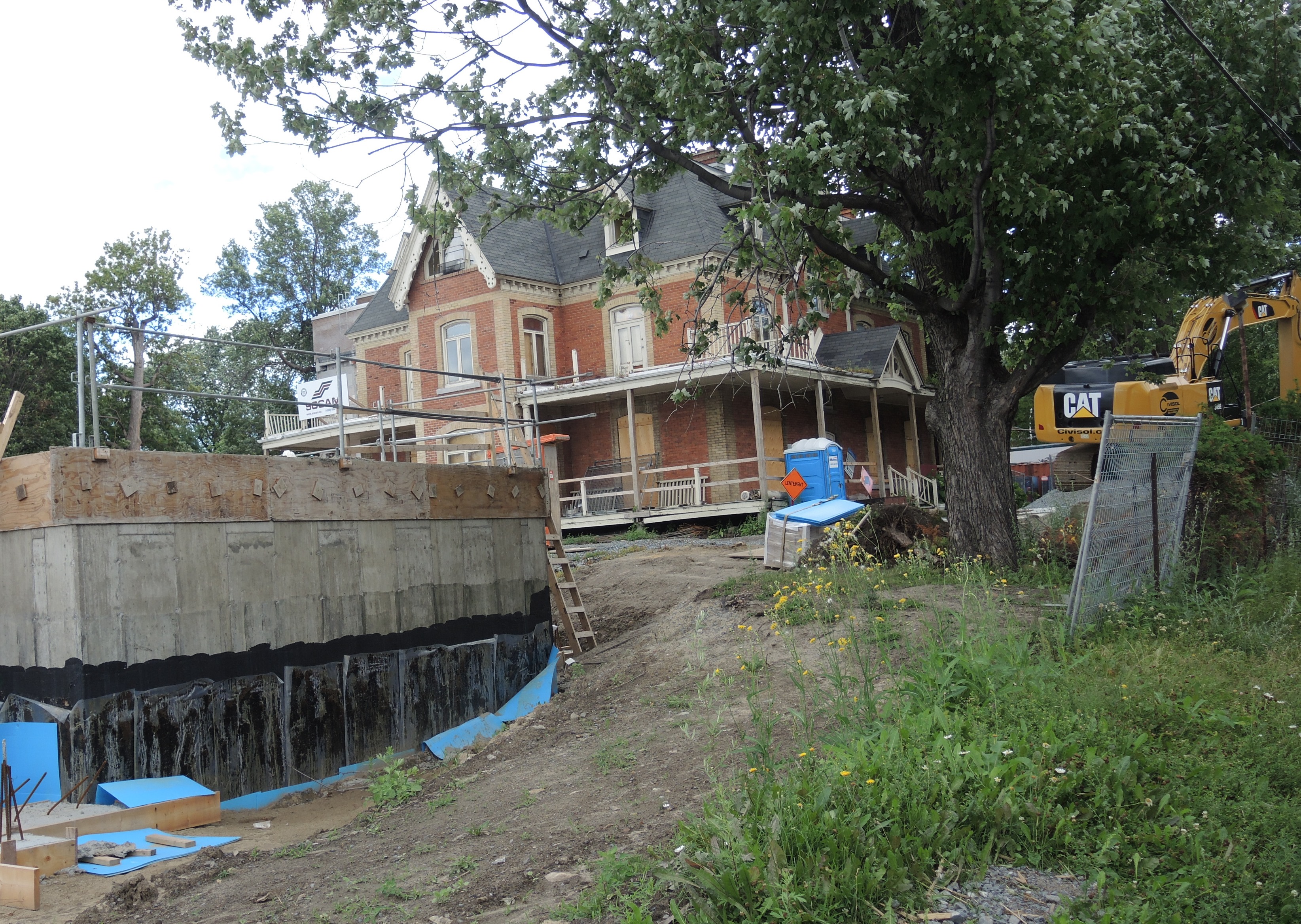 La façade du manoir Dufresne sera dissimulée