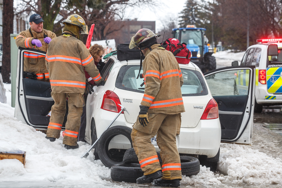 Accident de la route sur le boul. Davis