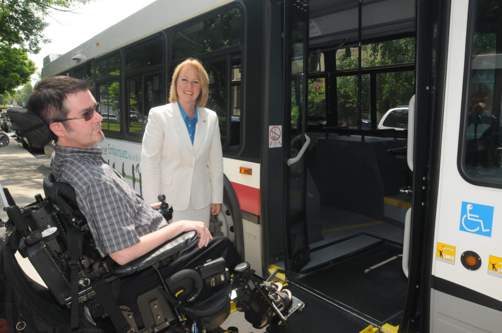 Une nouvelle ligne d’autobus accessible à tous à Longueuil
