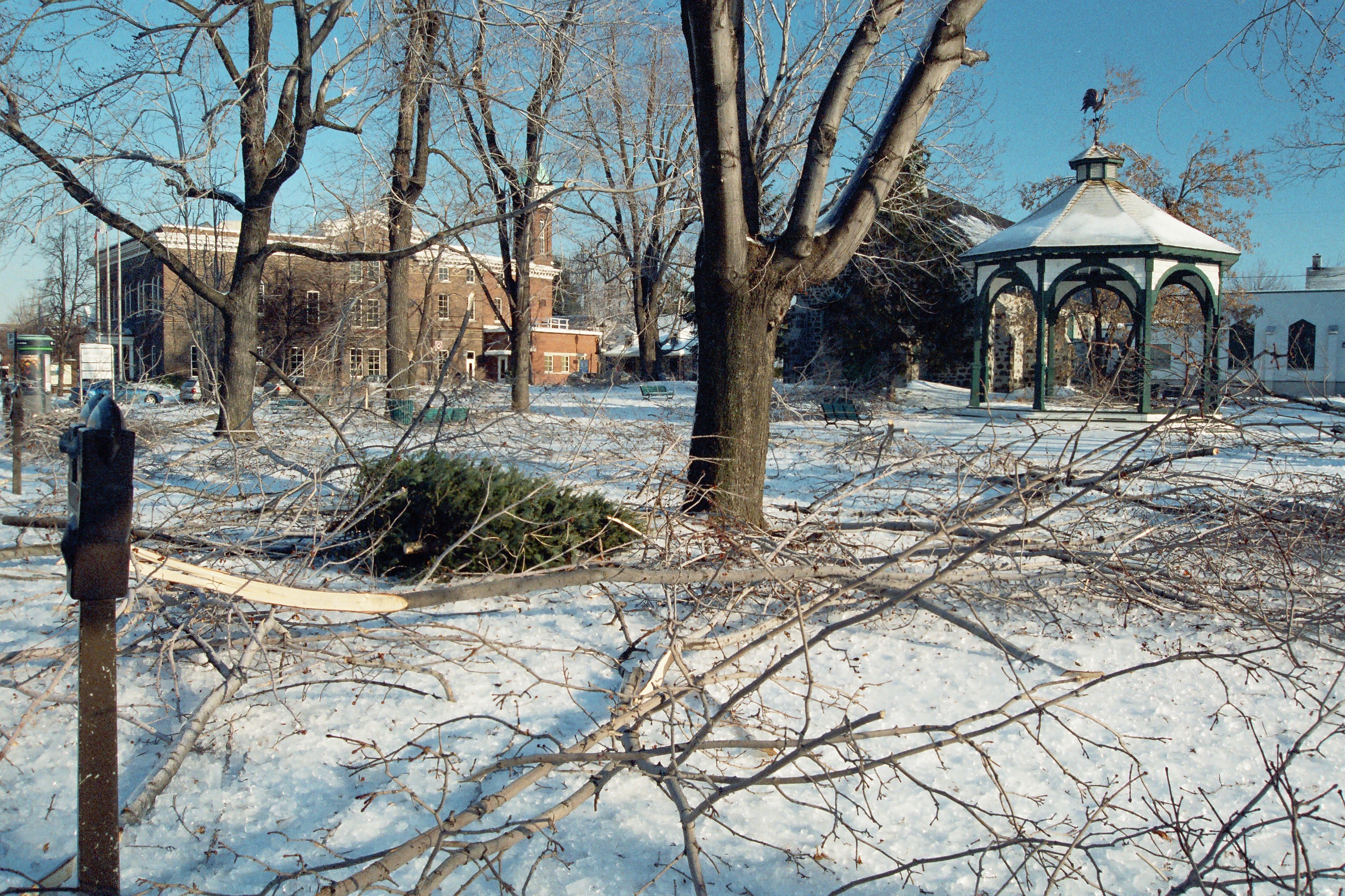 Il y a 20 ans: la crise du verglas frappait la Rive-Sud de plein fouet