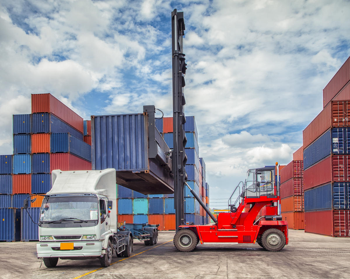 Pôles logistiques: réunir l’expertise en transport