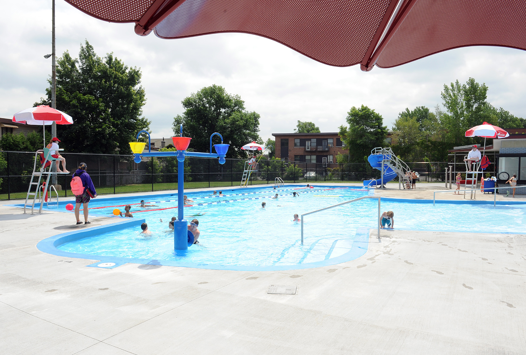 Tensions importantes entre Longueuil et ses employés des piscines