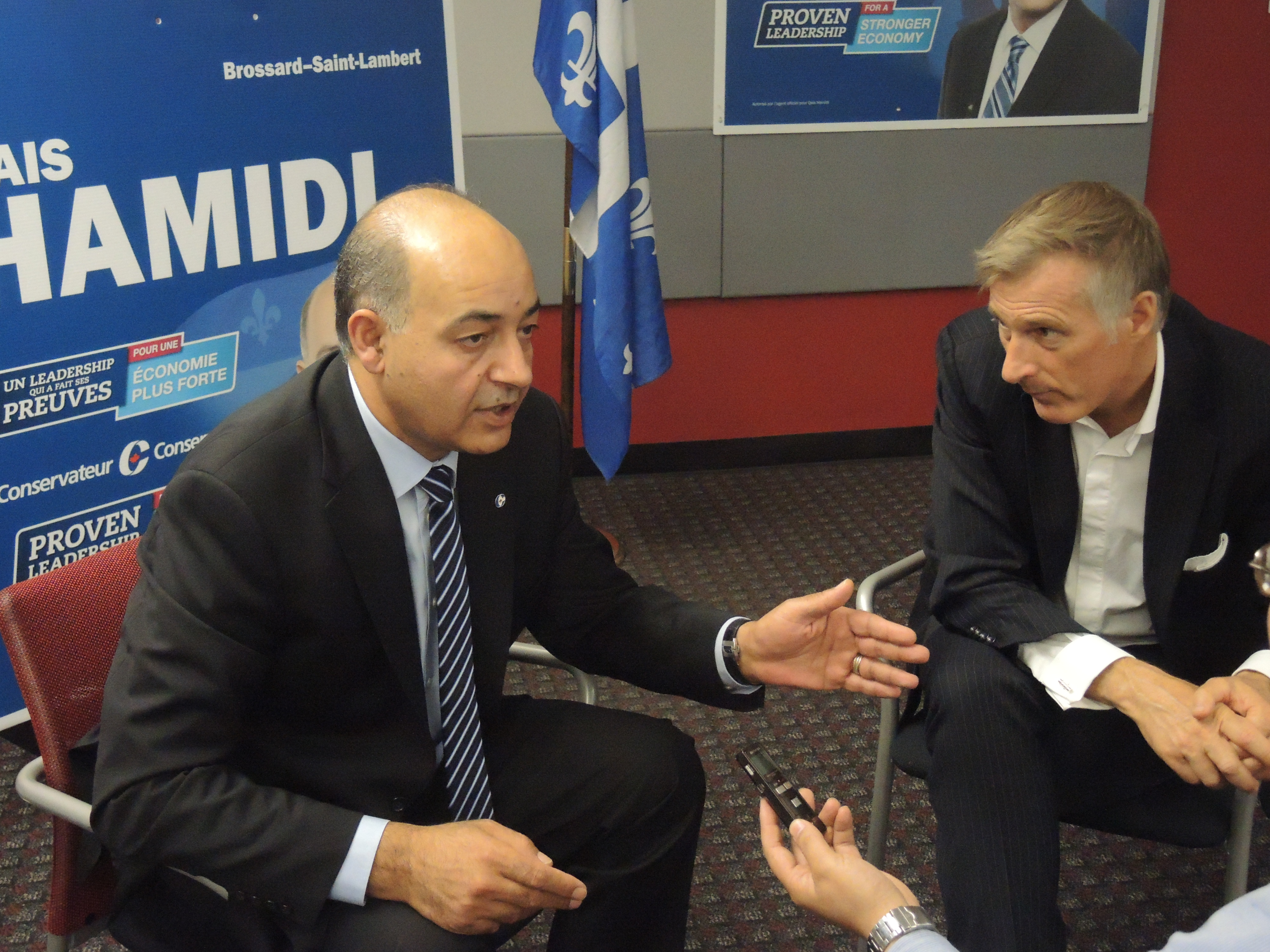 Maxime Bernier vient appuyer le candidat conservateur Qais Hamidi