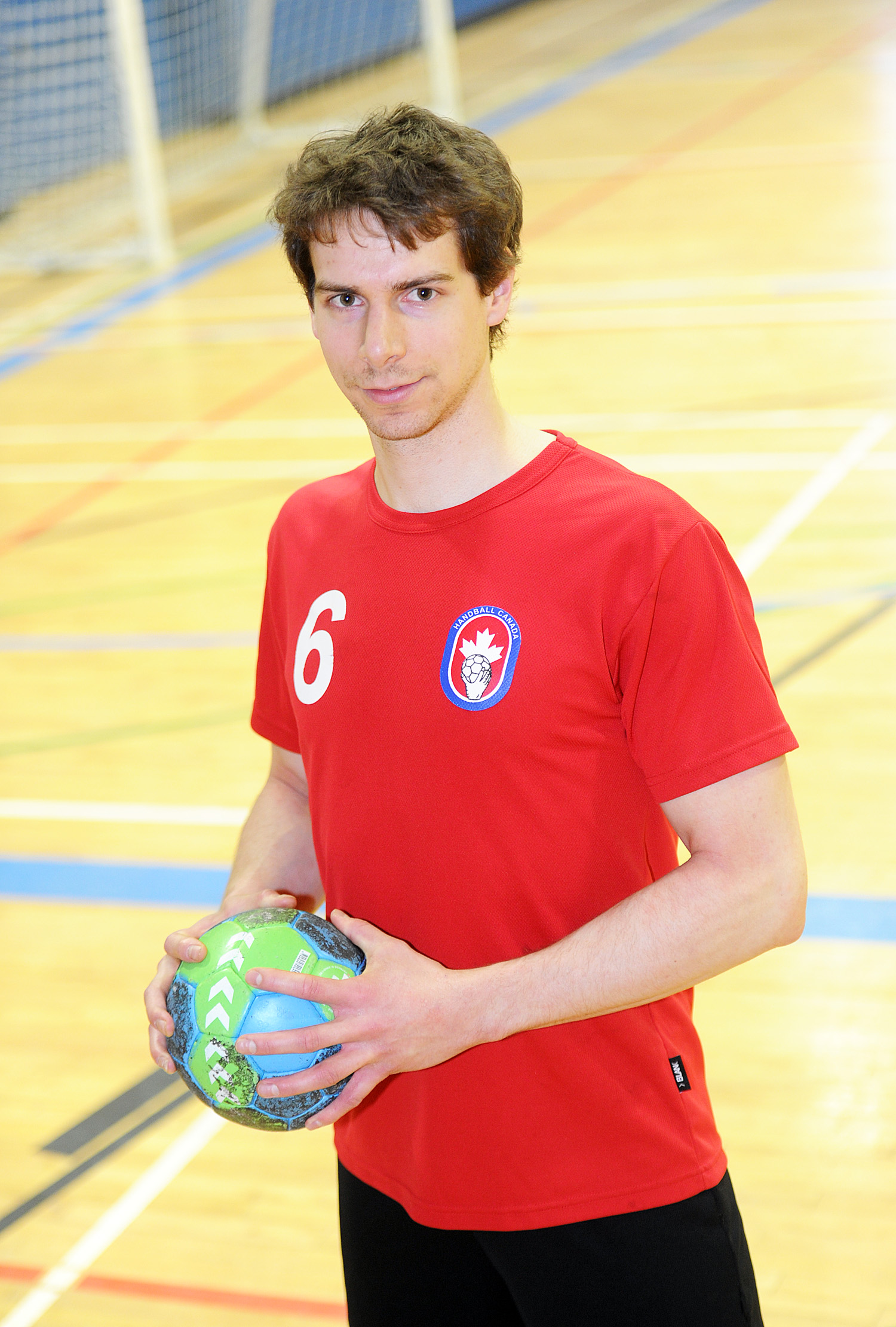 Une équipe de handball de Brossard surprend une équipe française