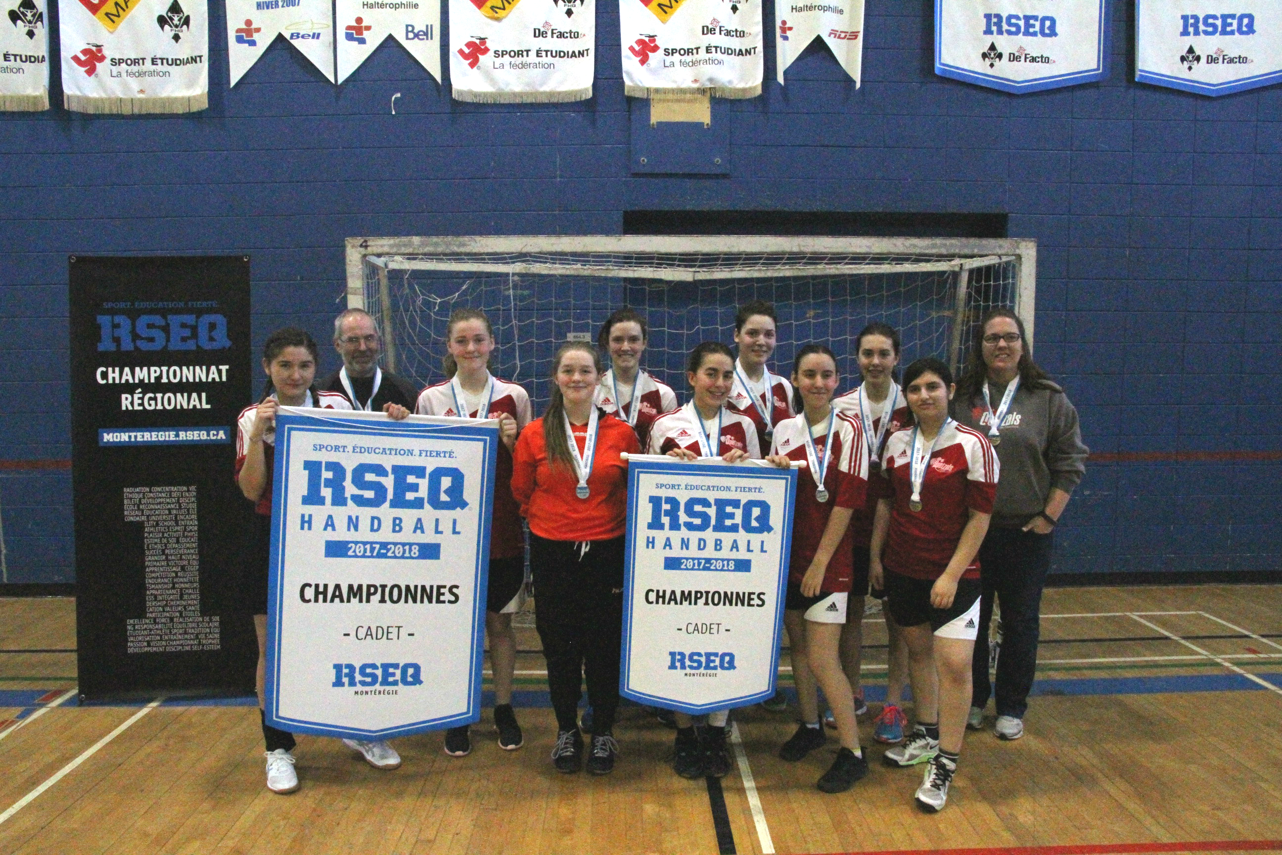 Lucille-Teasdale offre une brillante performance en handball