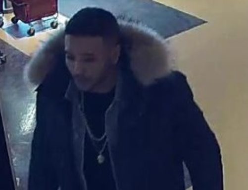 Recherché: il utilise un billet de 100$ contrefait