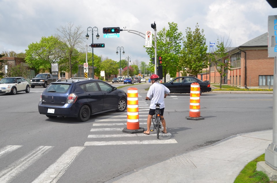 Le point sur les cyclistes et les feux pour piétons