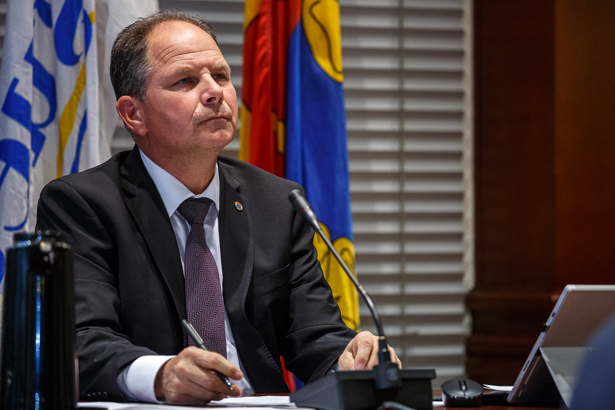 Changements aux commissions et comités: Longueuil Citoyen écope