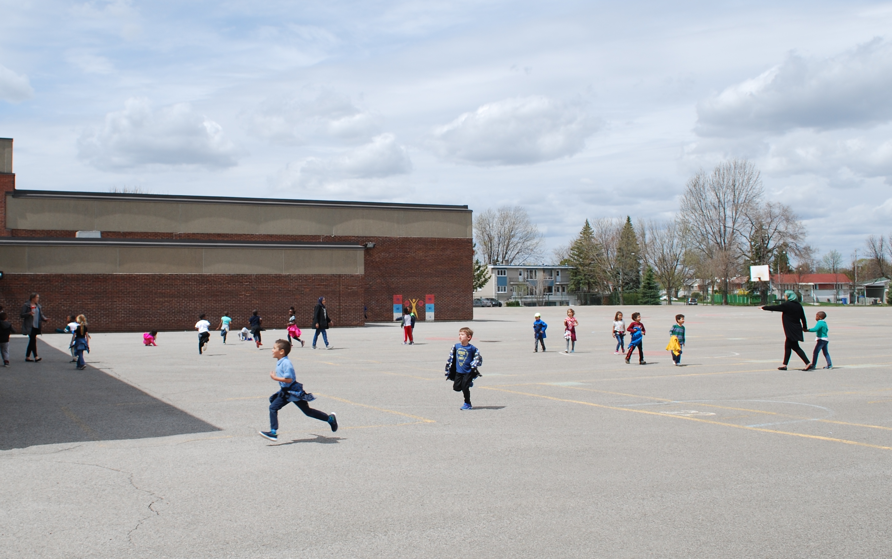 Le CRE et la CSMV convertiront une surface asphaltée en espace vert collectif