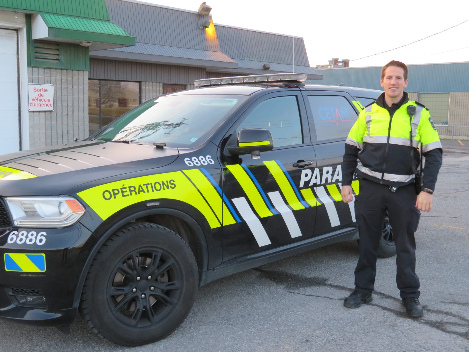 VIDÉO – L’atmosphère de travail des paramedics est plus lourde qu’à l’habitude