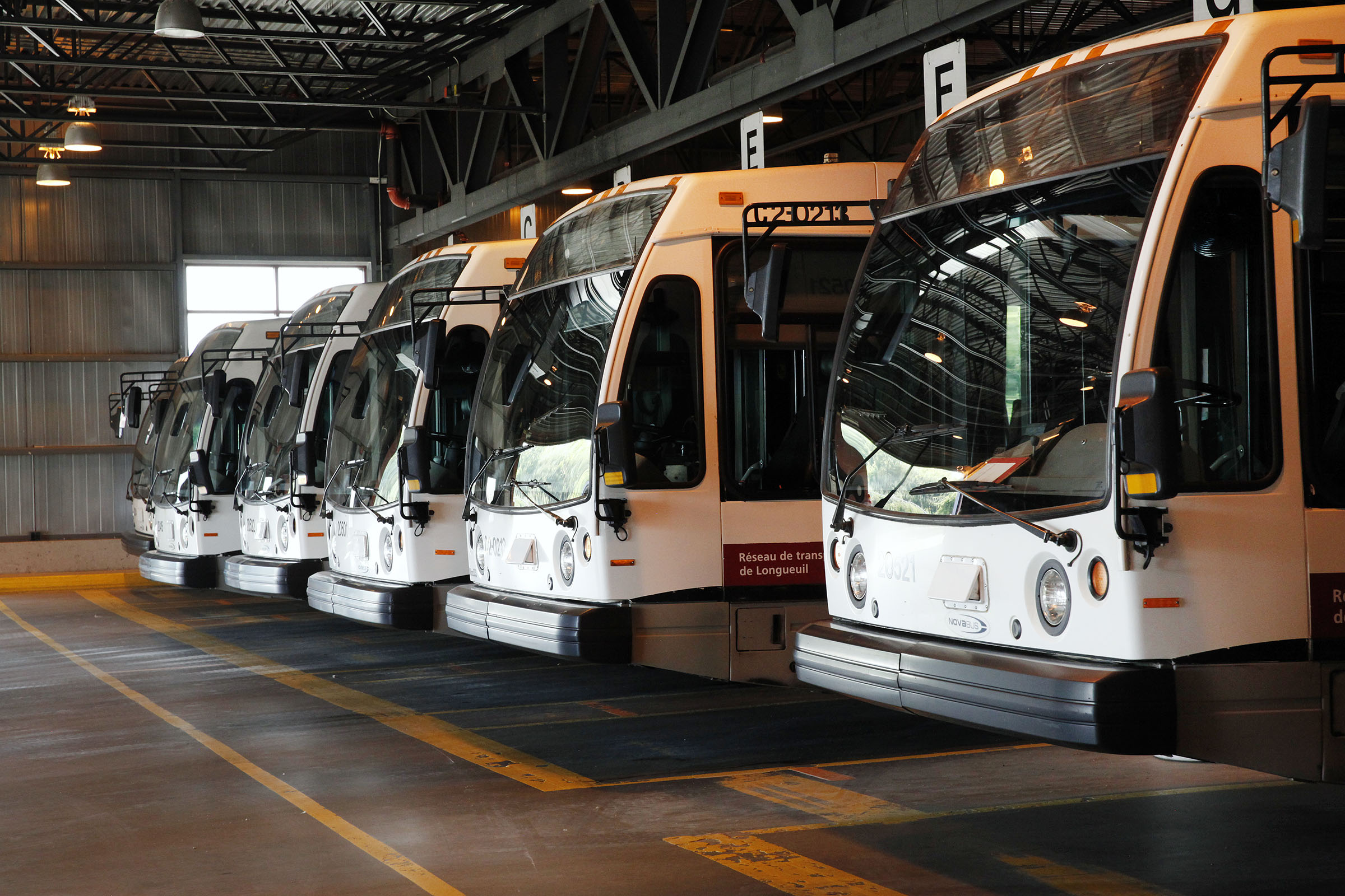 Municipalités et transport en commun: Québec accorde une aide de 2,3 G$