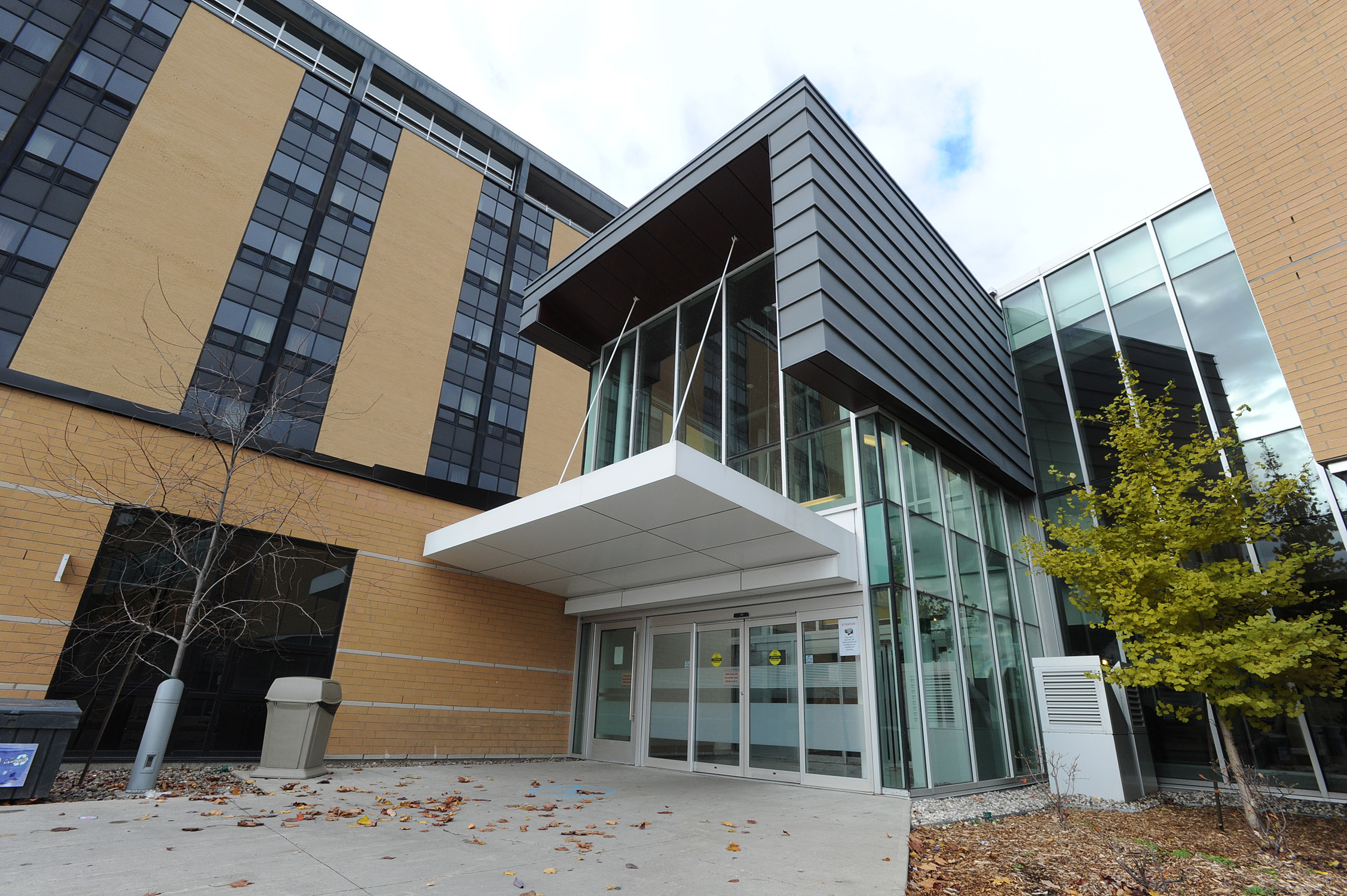 Les proches aidants sont à nouveau admis dans les hôpitaux à Longueuil