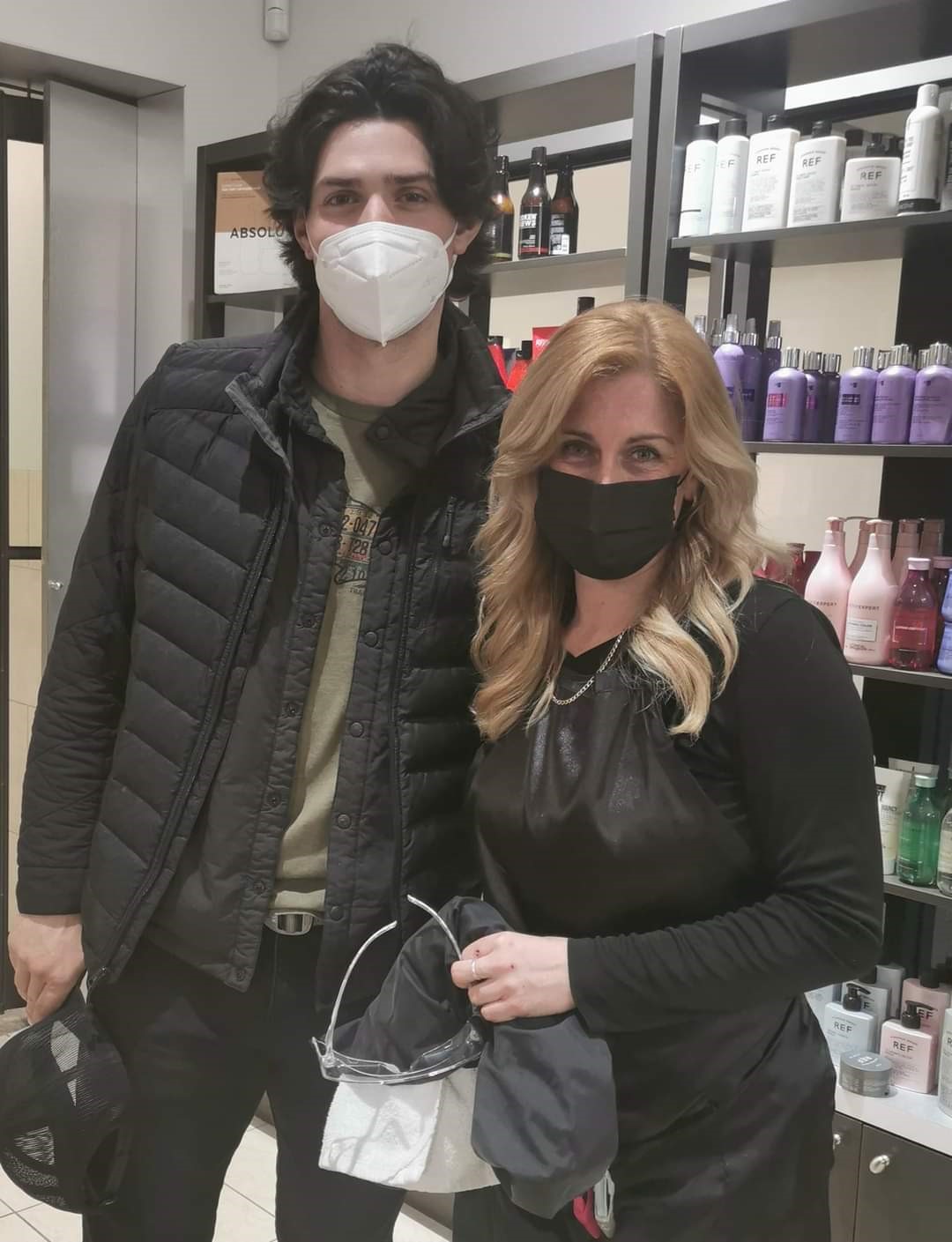 Elle coiffe des joueurs des Canadiens à Brossard