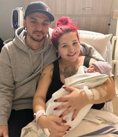 Le chien a ses priorités à la bonne place malgré le dodo