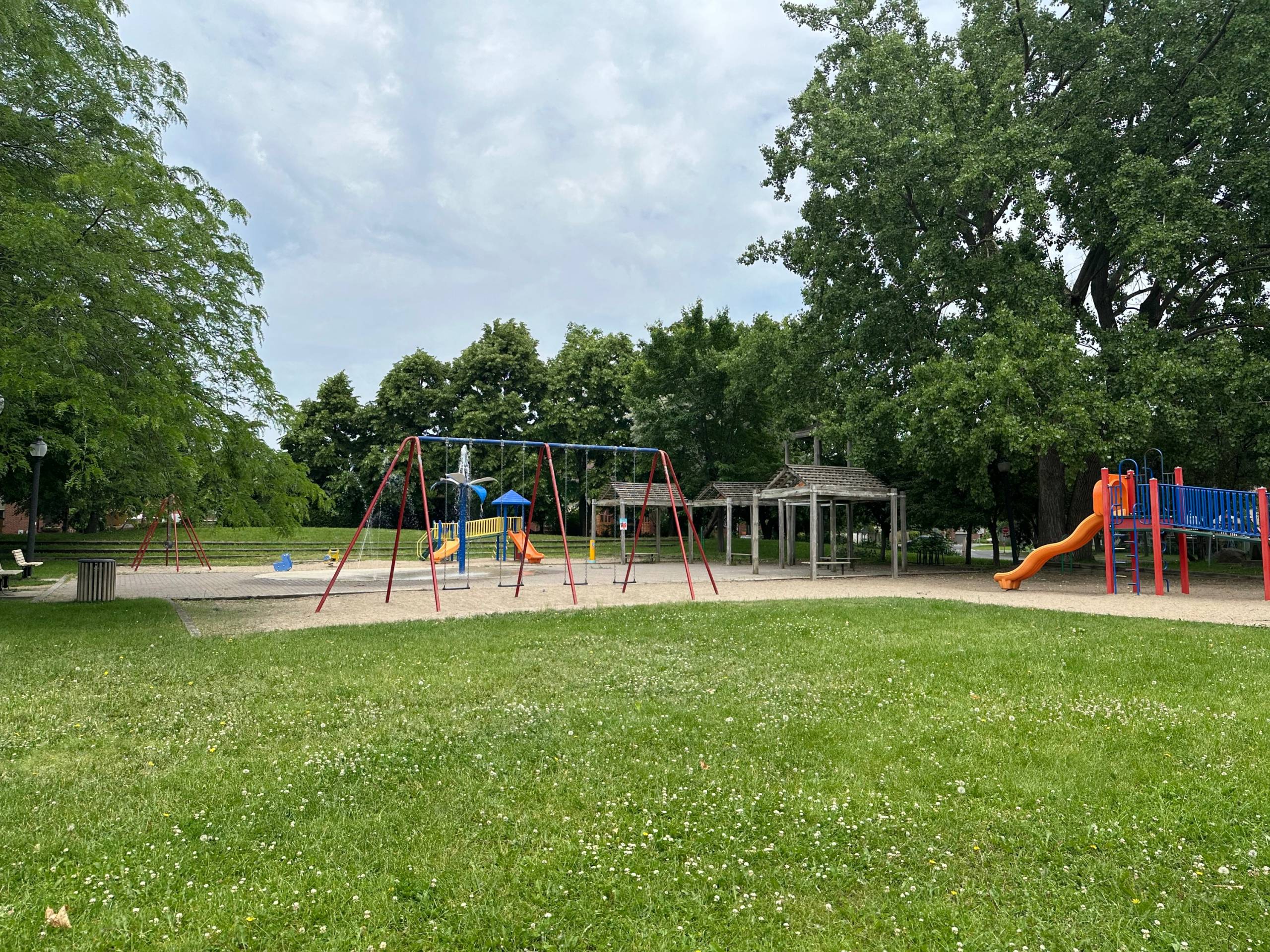 Le ventilateur, le nouvel instrument des chats!