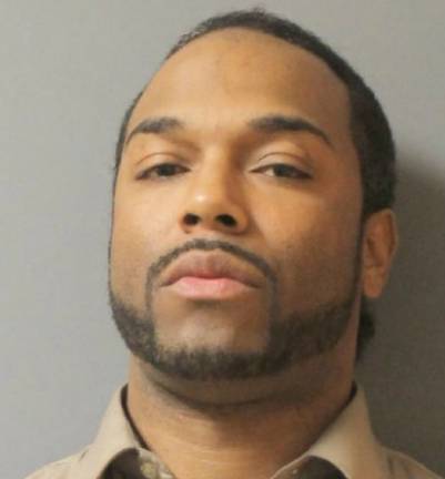 Comment retirer une bague coincée au doigt