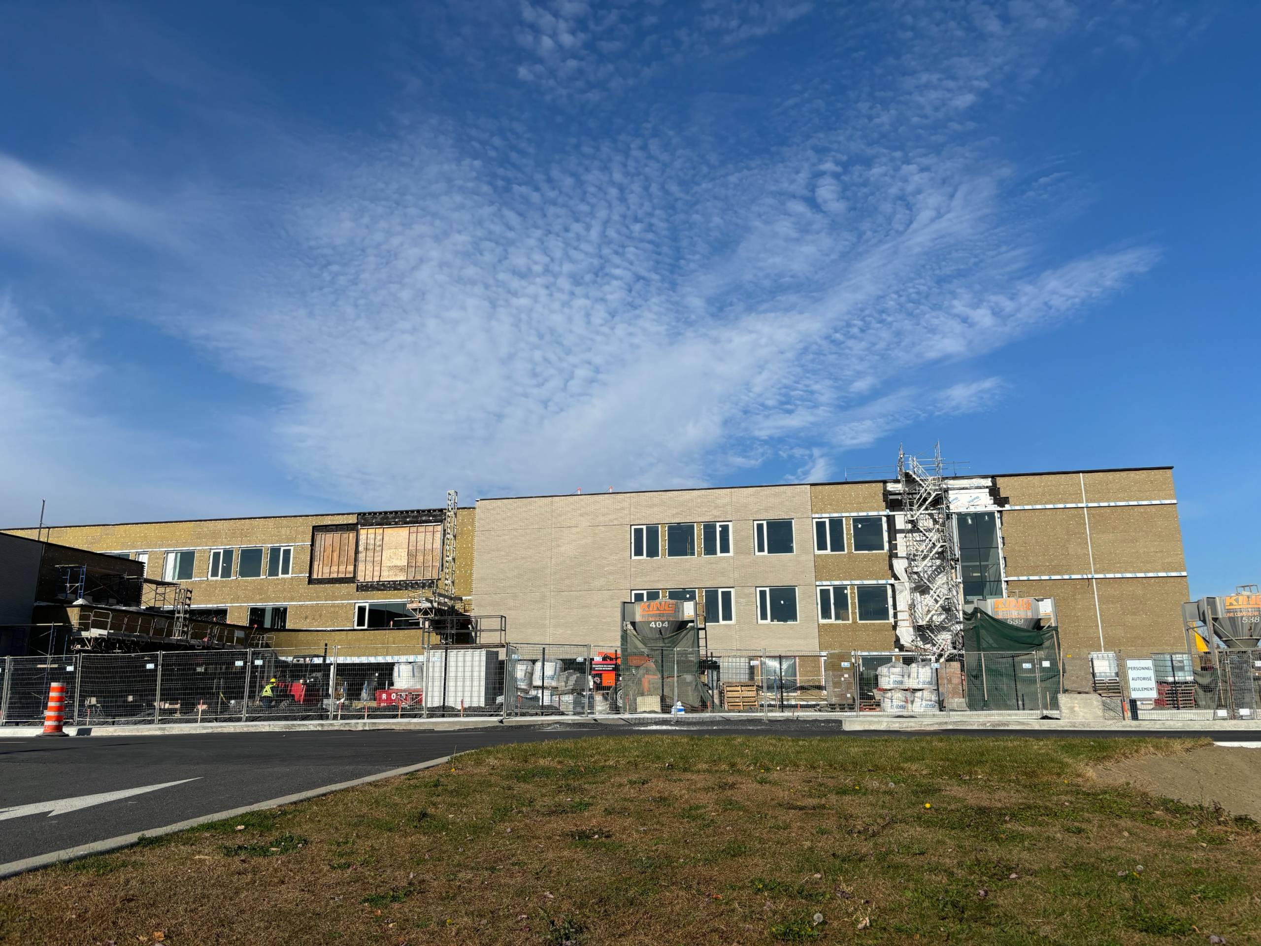 Un immense hamac suspendu dans son salon