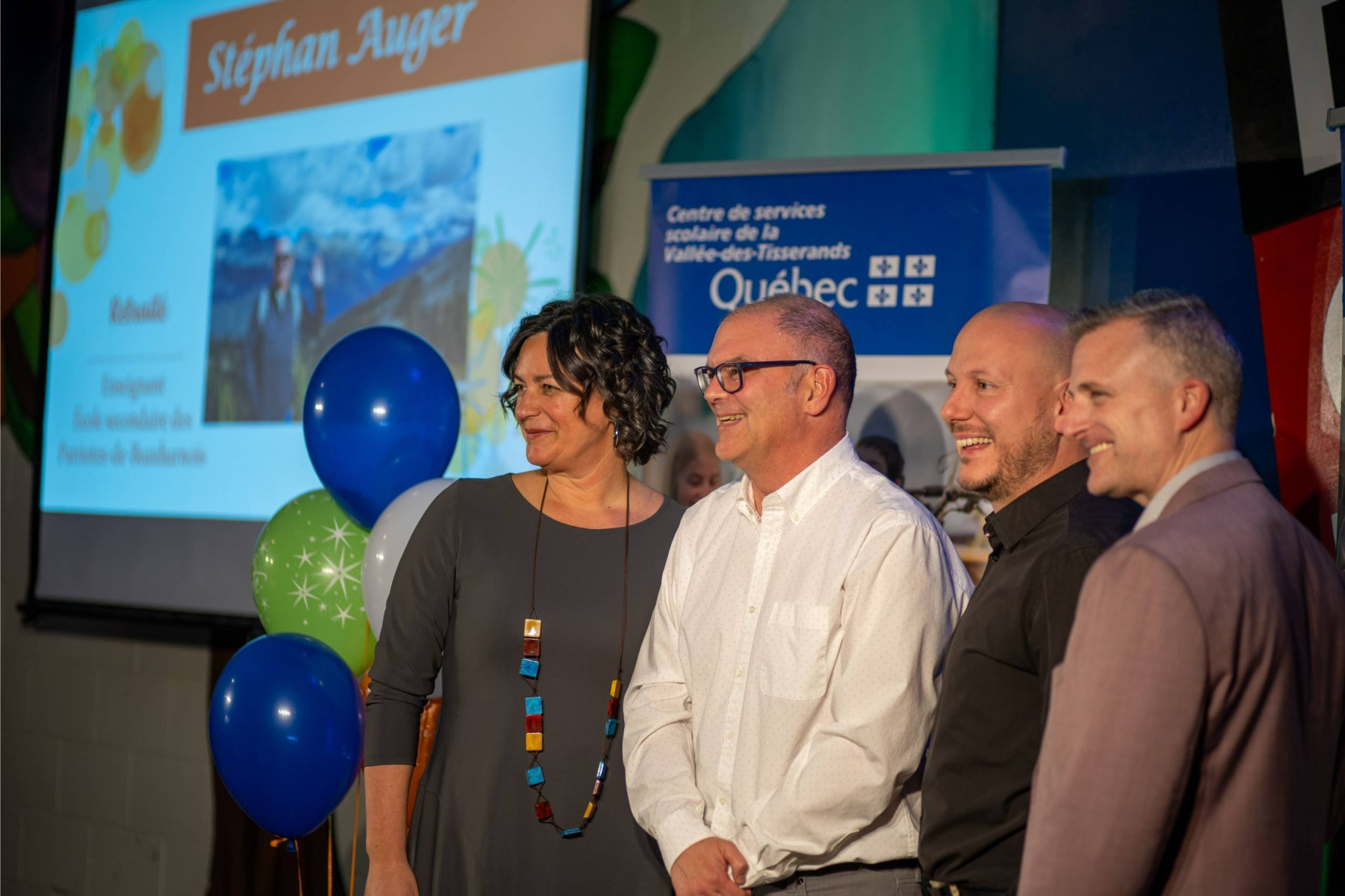 Maman ours polaire et ses deux oursons