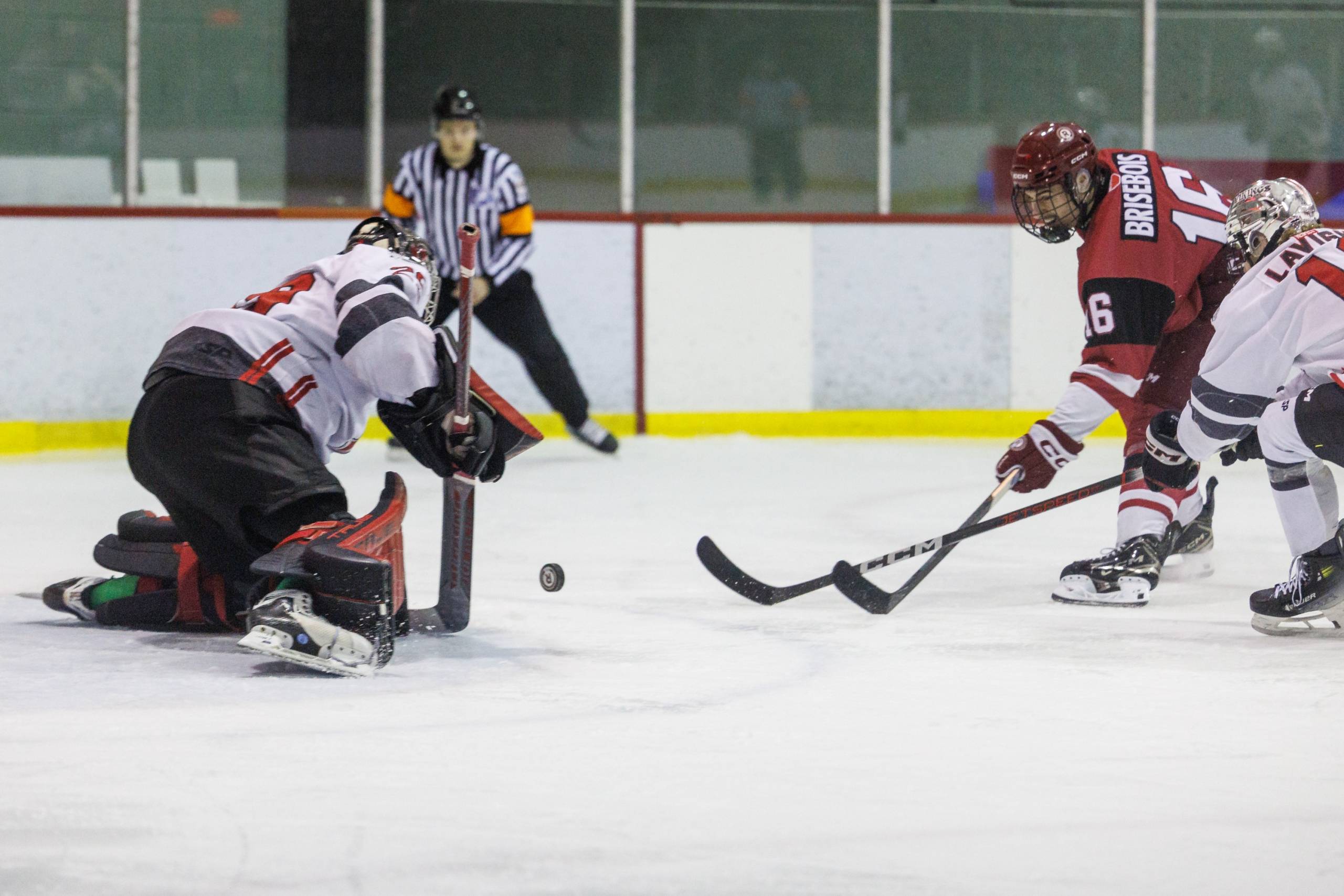 Chercheuse associée à l’Observatoire sur les États-Unis et animatrice au 98,5 FM