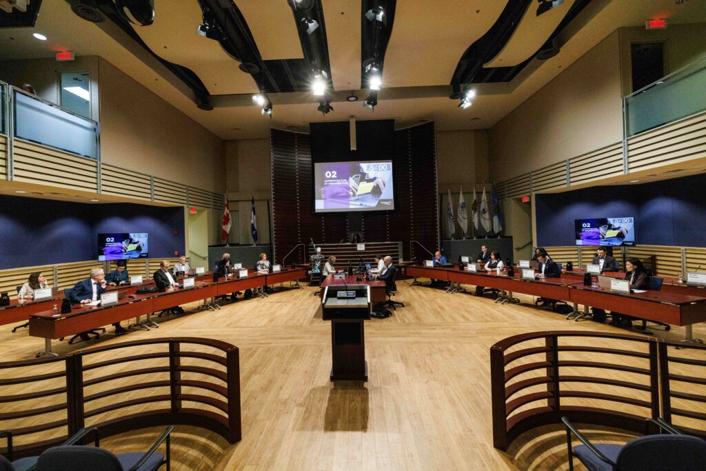 Longueuil : l’unique commission réunissant tous les élus voit le jour