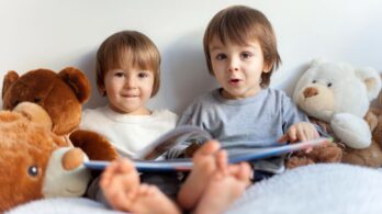 Des histoires à toucher, écouter et découvrir: le plaisir de lire dès tout-petit