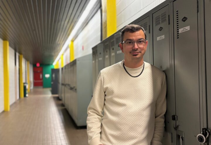 «Le prof aux jambes de feu» veut motiver ses étudiants en traversant le désert