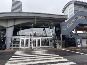 Terminus Longueuil : un incendie d’autobus a forcé l’évacuation